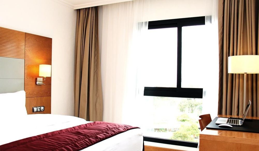 Star Land Hotel Bonapriso Ντουάλα Εξωτερικό φωτογραφία