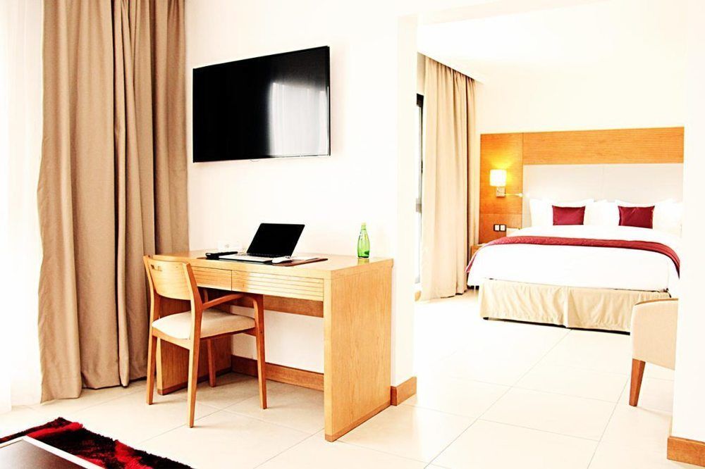 Star Land Hotel Bonapriso Ντουάλα Εξωτερικό φωτογραφία