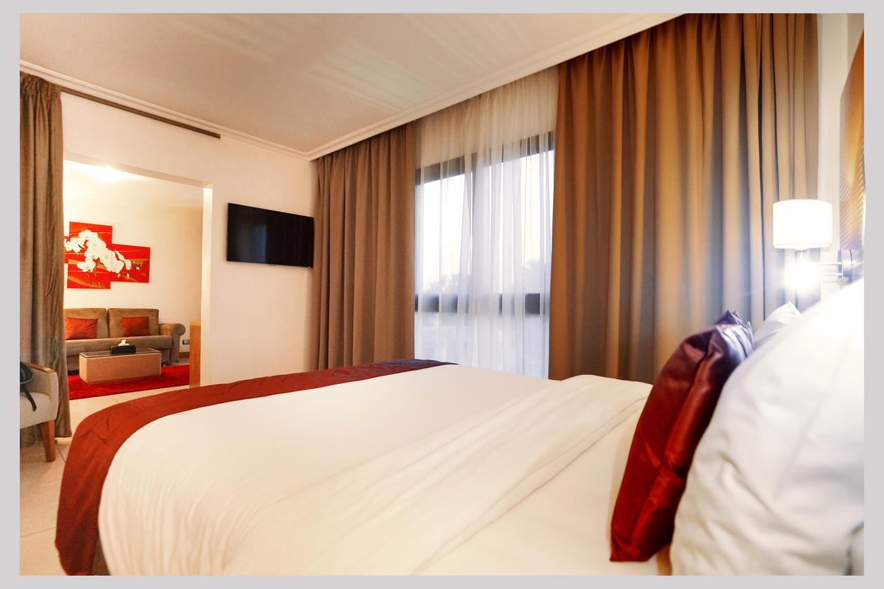Star Land Hotel Bonapriso Ντουάλα Εξωτερικό φωτογραφία