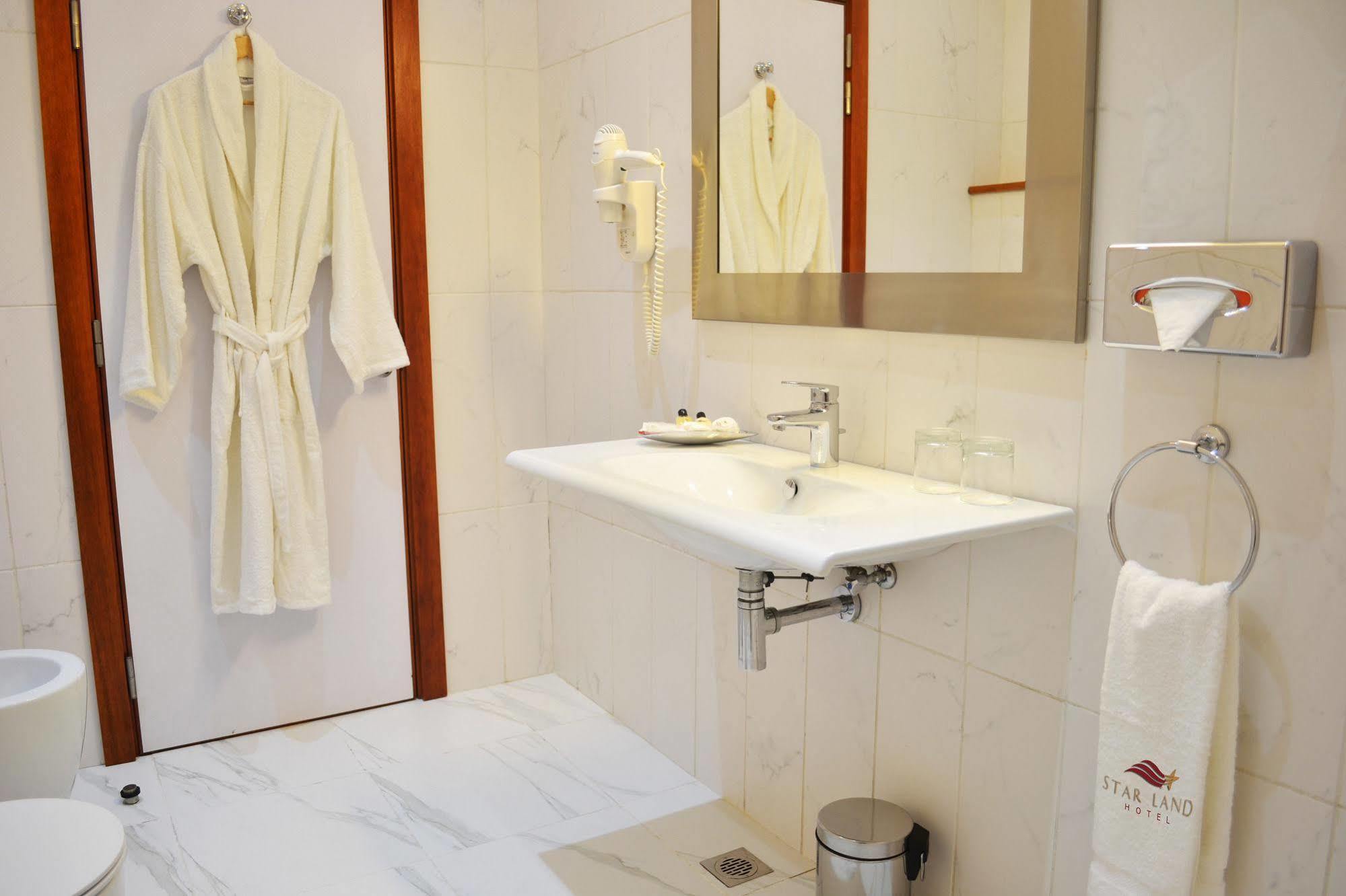 Star Land Hotel Bonapriso Ντουάλα Εξωτερικό φωτογραφία