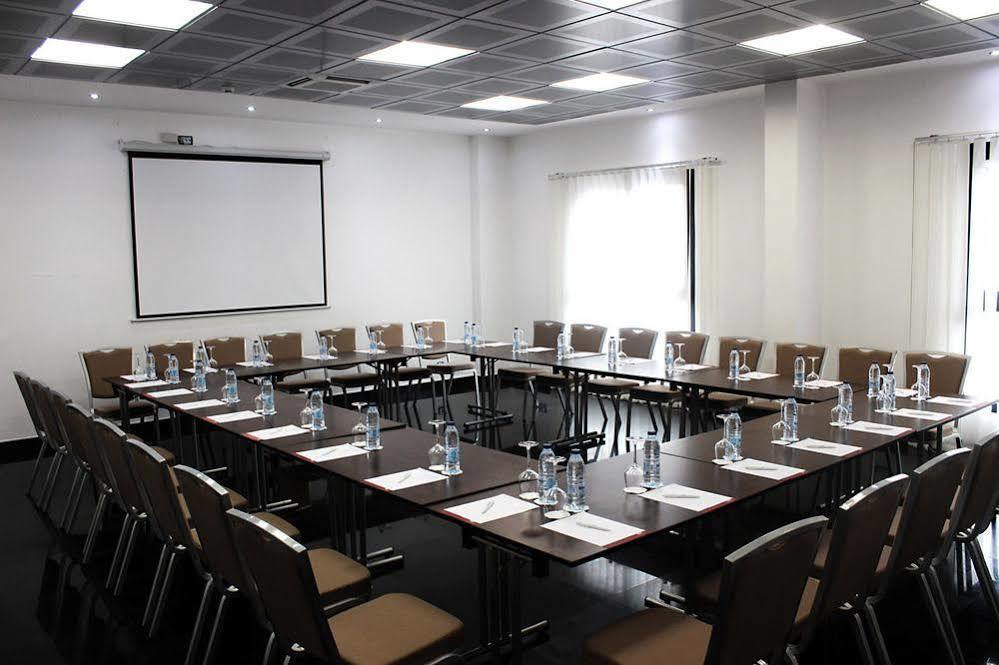 Star Land Hotel Bonapriso Ντουάλα Εξωτερικό φωτογραφία